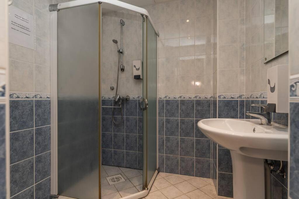 Pueha Vaimu Kuelaliskorter Talin Exterior foto